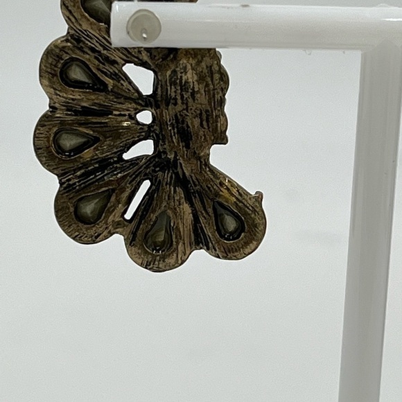 Whispering Butterfly Rhinestone Earrings Delphine sparkling - Picture 10 of 11